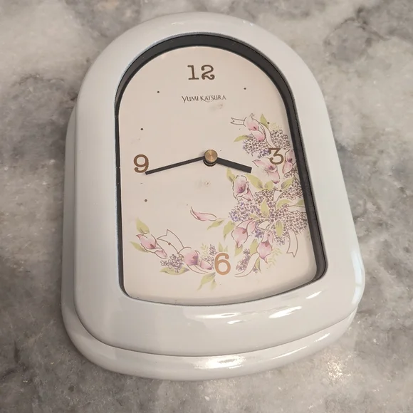 Yumi Katsura clock and key hanger